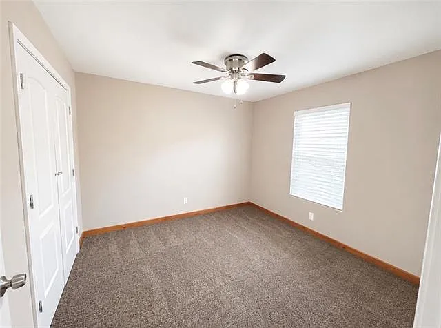 406 S Walnut St — Photo 6