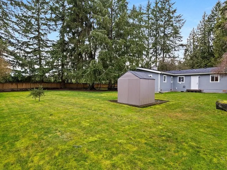18504 171st Pl NE — Photo 30