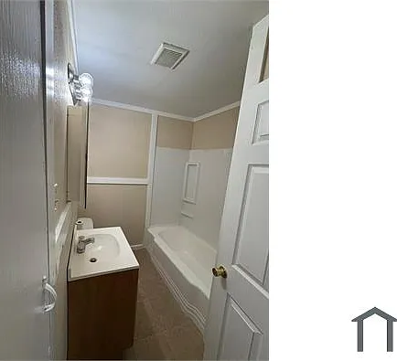 3727 Catherine St — Photo 9
