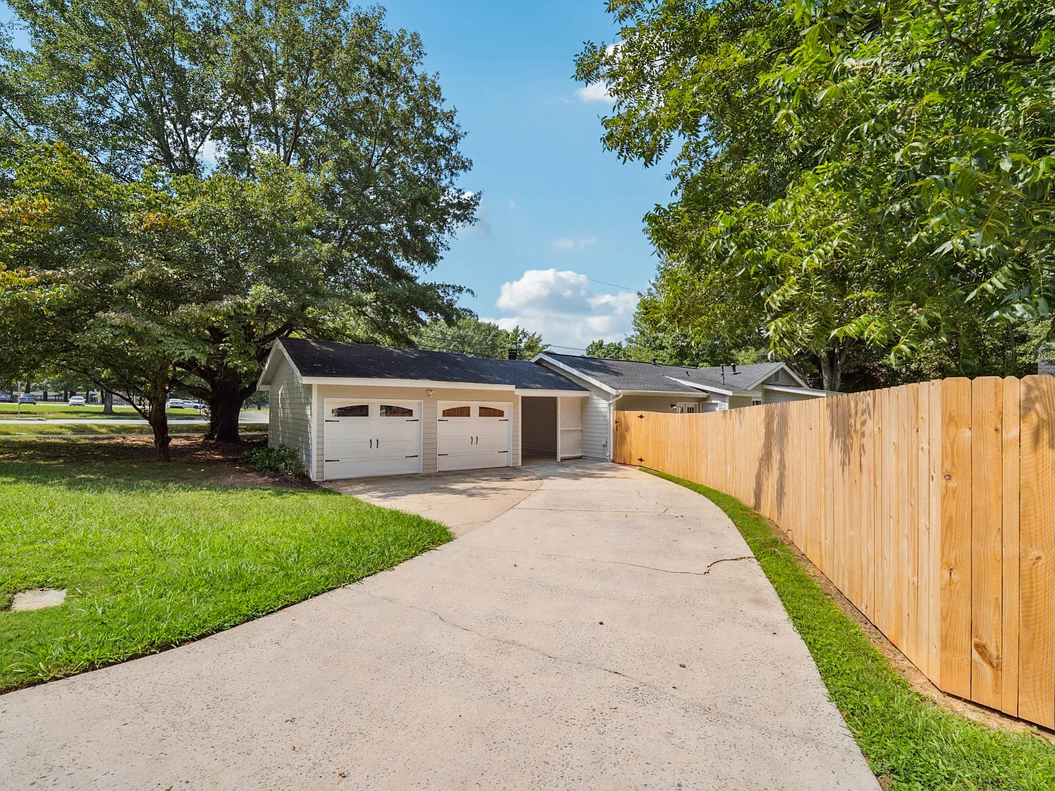 3 bed, 1262 sqft, $2,750 — Photo 2