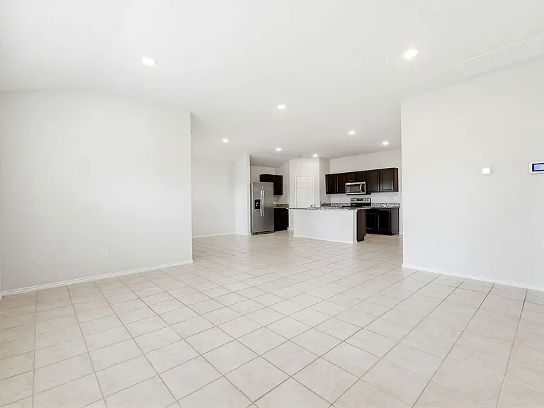 9505 Kensley Rose Dr — Photo 6