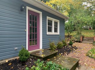 238 1/2 E King St, Chardon, OH 44024