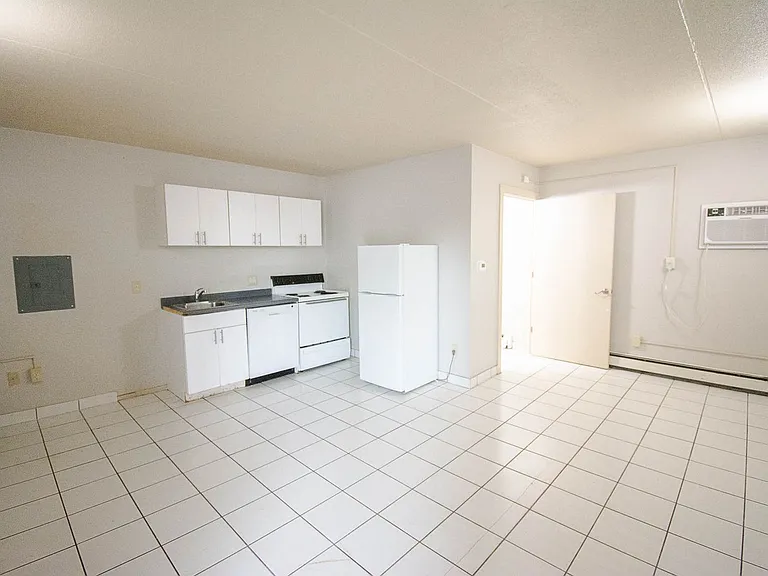 512 3rd Ave SW — Photo 2