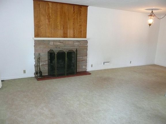 4th image of 1711 Belmont Ave