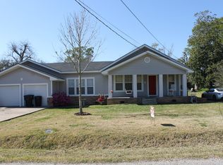 6455 Washington St, Groves, TX 77619