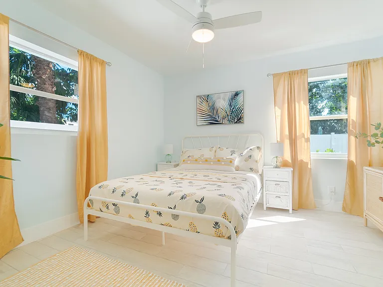 1332 Longwood St #2 — Photo 7