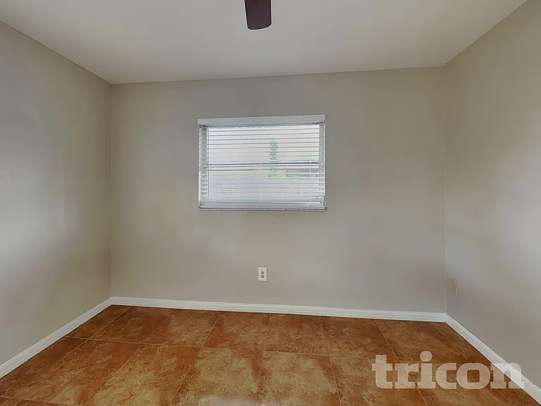 20336 Peachland Blvd — Photo 11