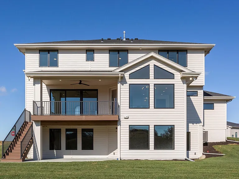 21911 Parkview Dr — Photo 10