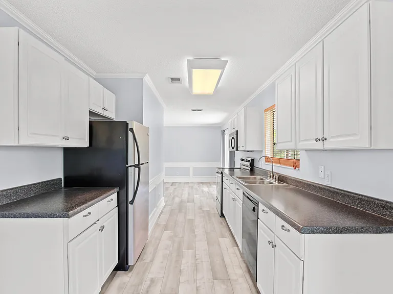 610 NW Billiar Ave — Photo 11