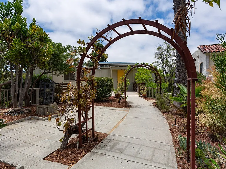 2837 Kalmia Pl — Photo 21