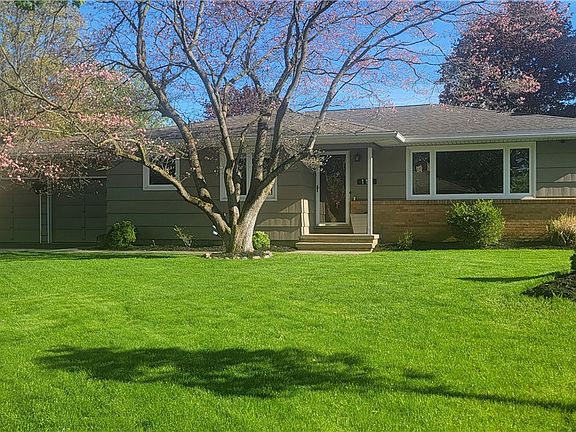 3rd image of 115 Suellen Dr