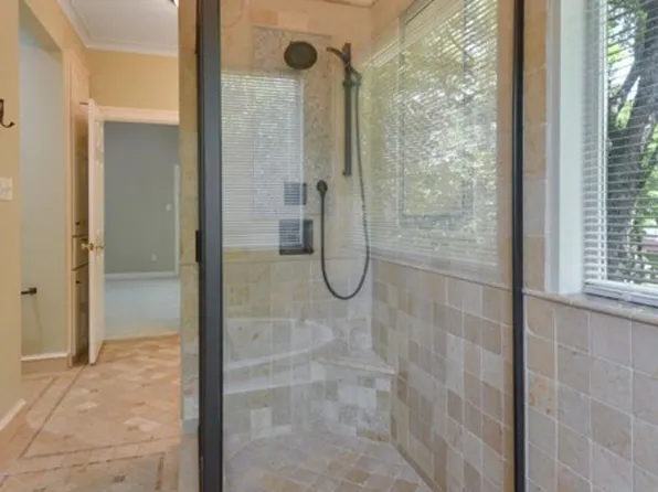 701 Oaklands Dr, Round Rock, TX 78681