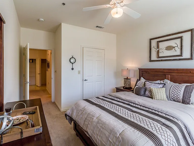 Foothills Apartments — Photo 28