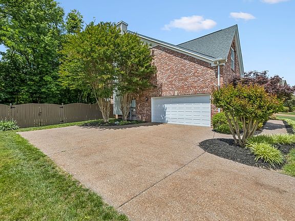 3rd image of 1116 Ben Hill Blvd