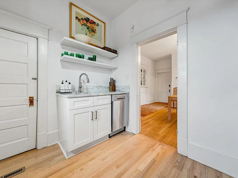 935 Wasena Ave SW #A — Photo 10