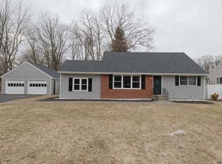 6 Emerson Dr, Latham, NY 12110