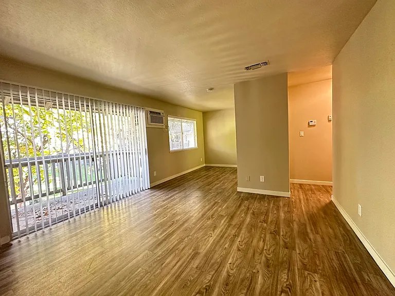 Riverbend Apartments — Photo 43