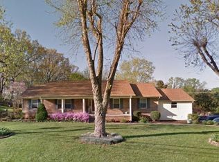 8700 Villa Crest Cir, Knoxville, TN 37923