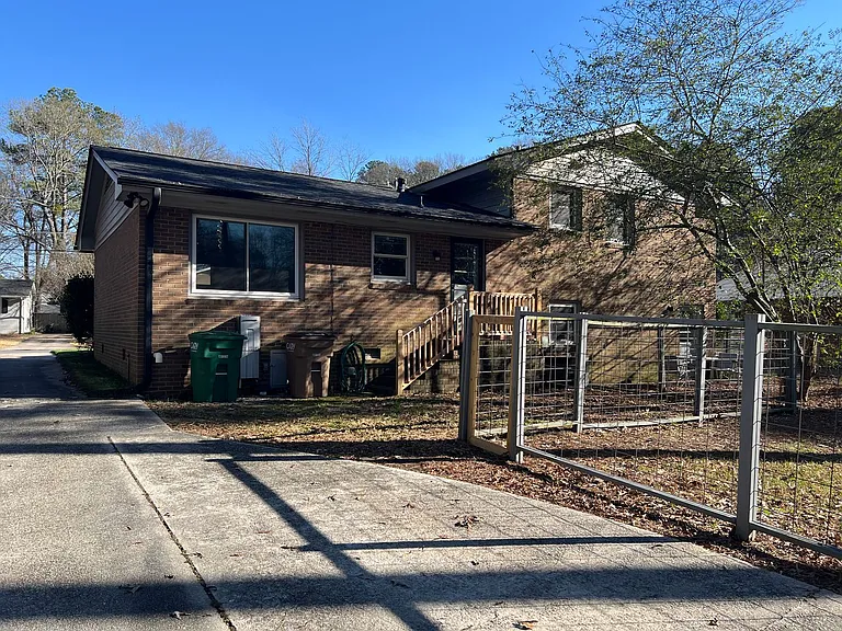708 Austin Ave — Photo 33