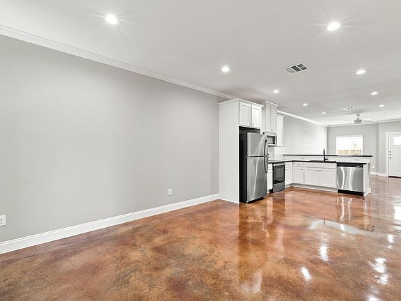 5th image of 705 N Windmill Way #B