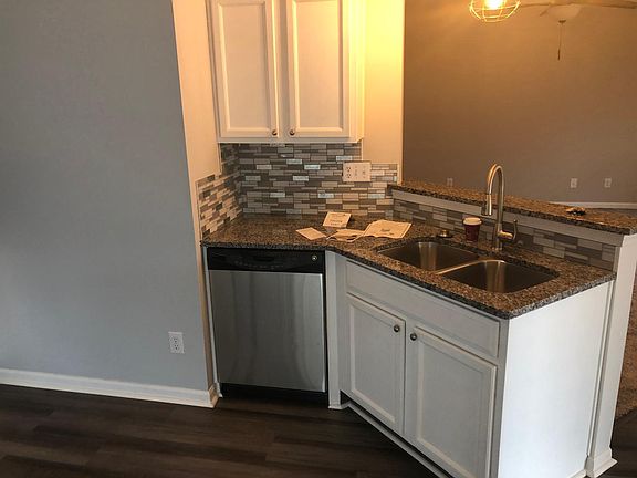 3rd image of 1153 Williamsburg Way