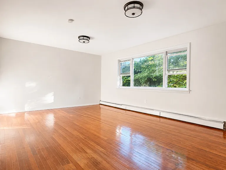 2 Arbor Pl #1 — Photo 2