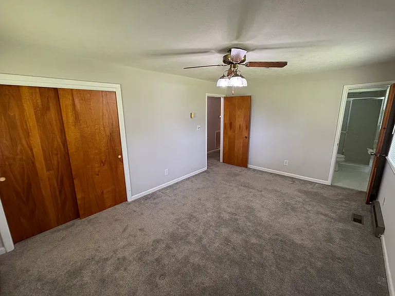 1102 Mary Ln — Photo 14