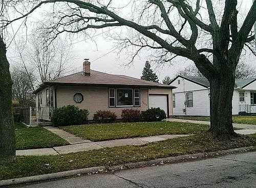 2616 Yonge St photo 1