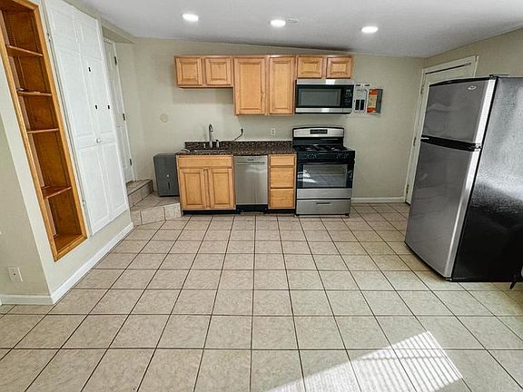5th image of 1436 Light St