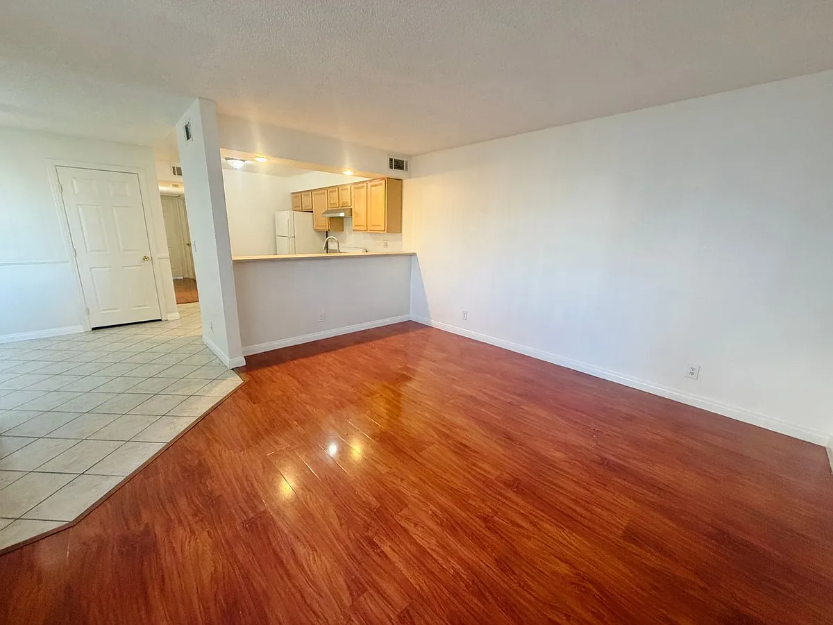 Building Photo - 4264 Tara Ave #1