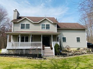 7 Schoolhouse Rd, Port Jervis, NY 12771