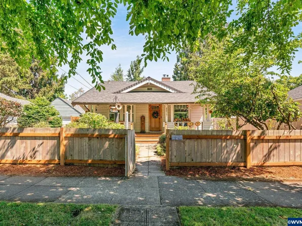 8827 SE Alder St, Portland, OR 97216