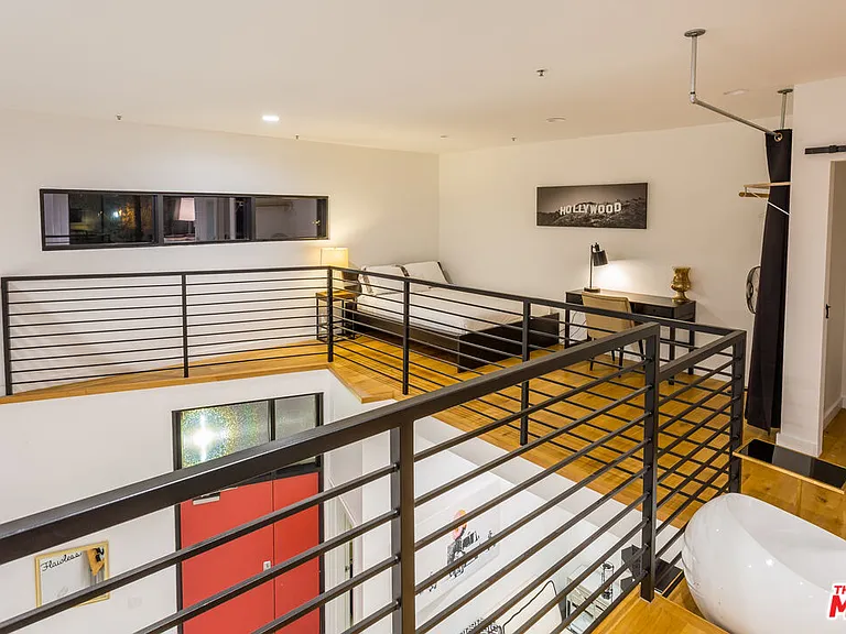 815 Hampton Dr #7 — Photo 8