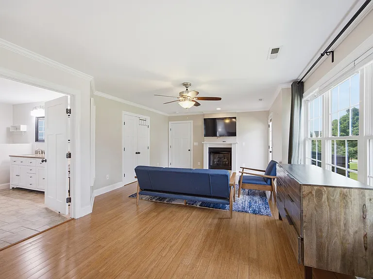 1 Fairhills Dr — Photo 12