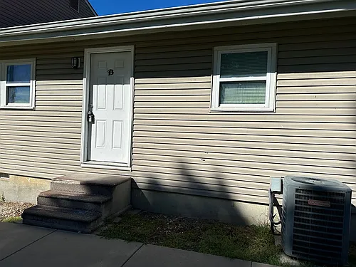 1116 S Elm St Photo 1