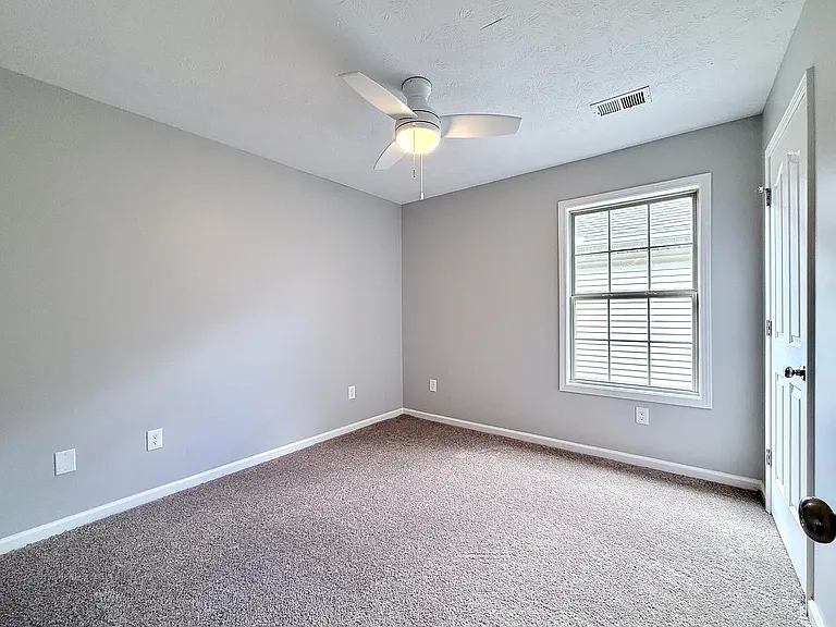 437 McConnells Trce — Photo 8