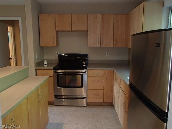 3rd image of 1948 Roseate Ln