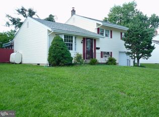 19 E Dickens Rd, Claymont, DE 19703