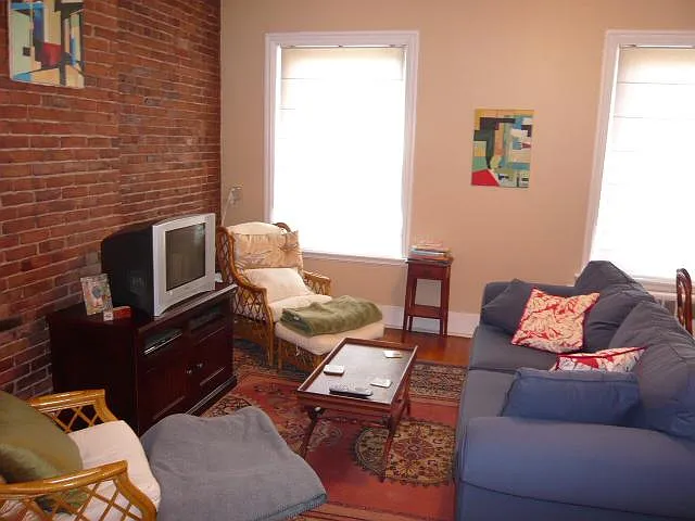 435 Hanover St #3D — Photo 4
