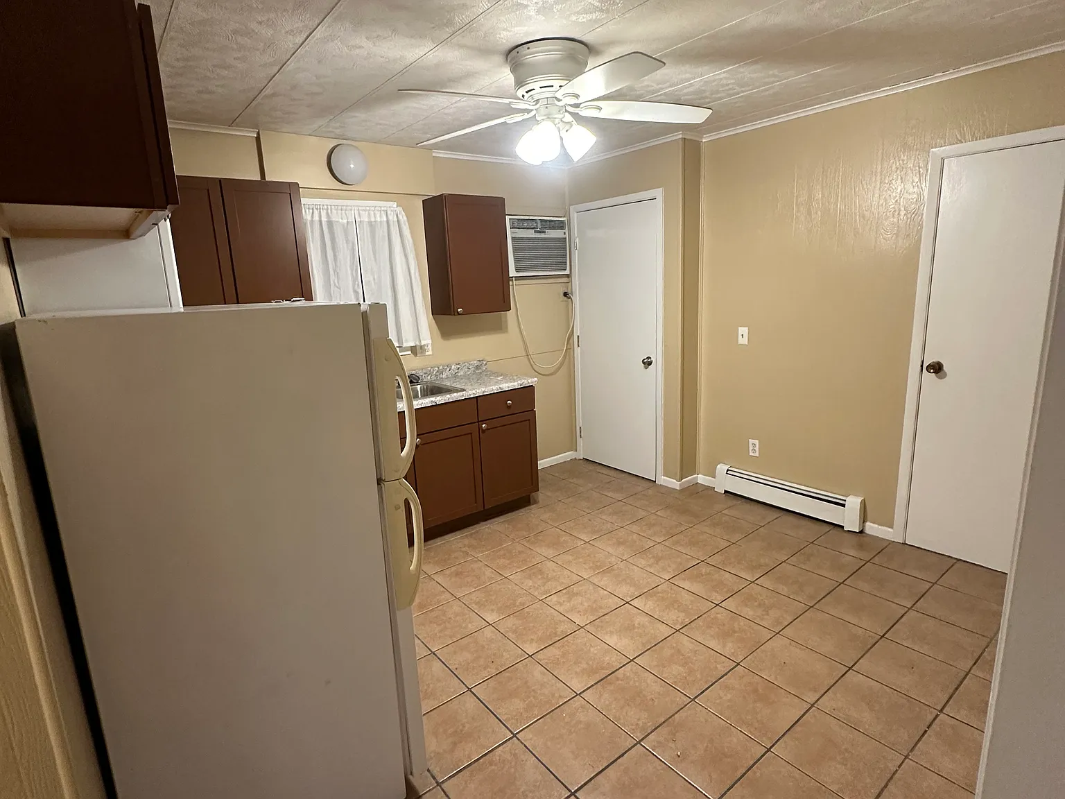 2 bed, 750 sqft, $750 — Photo 4