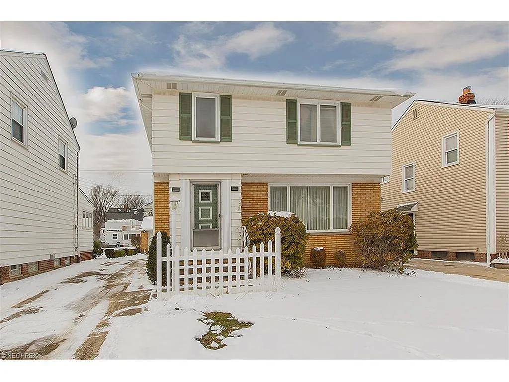 1118 Avondale Rd photo 1