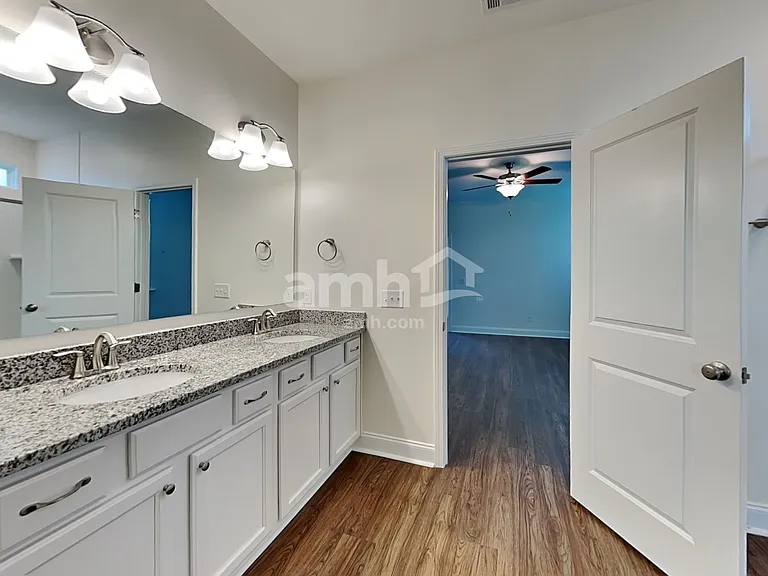 210 Parkside Blvd — Photo 12