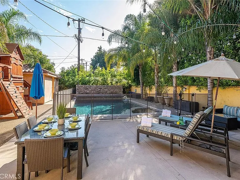 15014 Valleyheart Dr — Photo 34