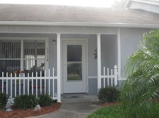 1718 Tropical Ct, Tavares, FL 32778