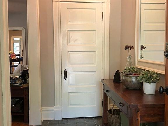 2nd image of 3438 Pestalozzi St