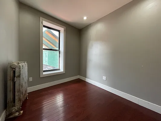 Rented by Bohemia Realty Group | media 12