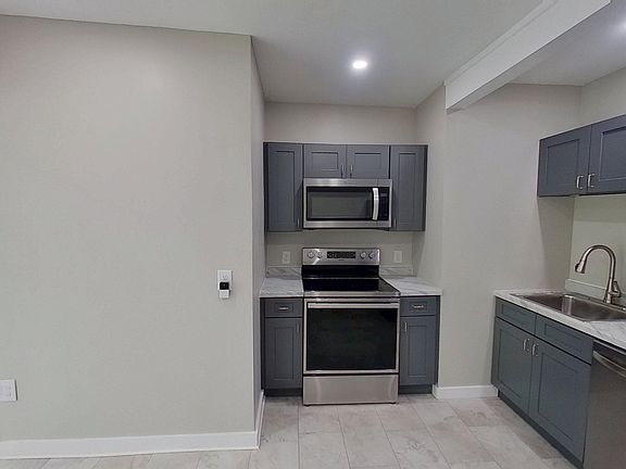 2nd image of 4 Ten Eyck Ave #3