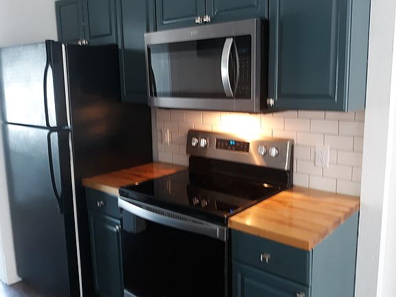 3rd image of 825 1/2 7th St N