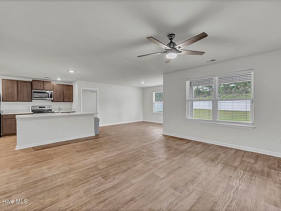 3rd image of 668 Buckeye Rd NE