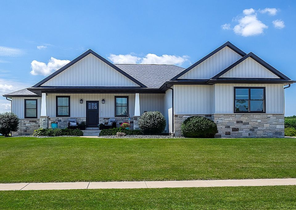 1st image of 920 Muirfield Cir